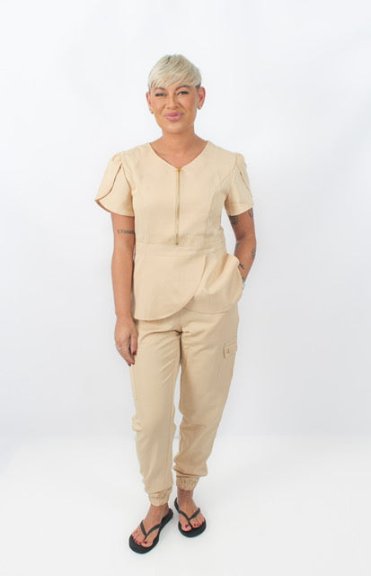 THE BELLE LUXURY SCRUB SET (BEIGE) - JOGGER TROUSERS